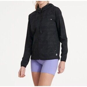 Vuori Outdoor Trainer Shell Size M Black Camo Lightweight Water Resistant Jacket